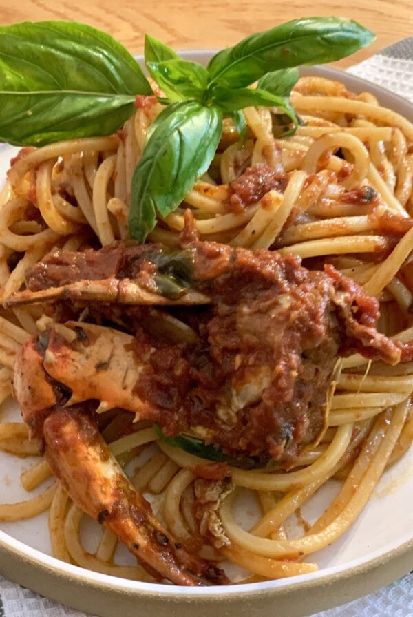 Spaghetti and Crabs plated