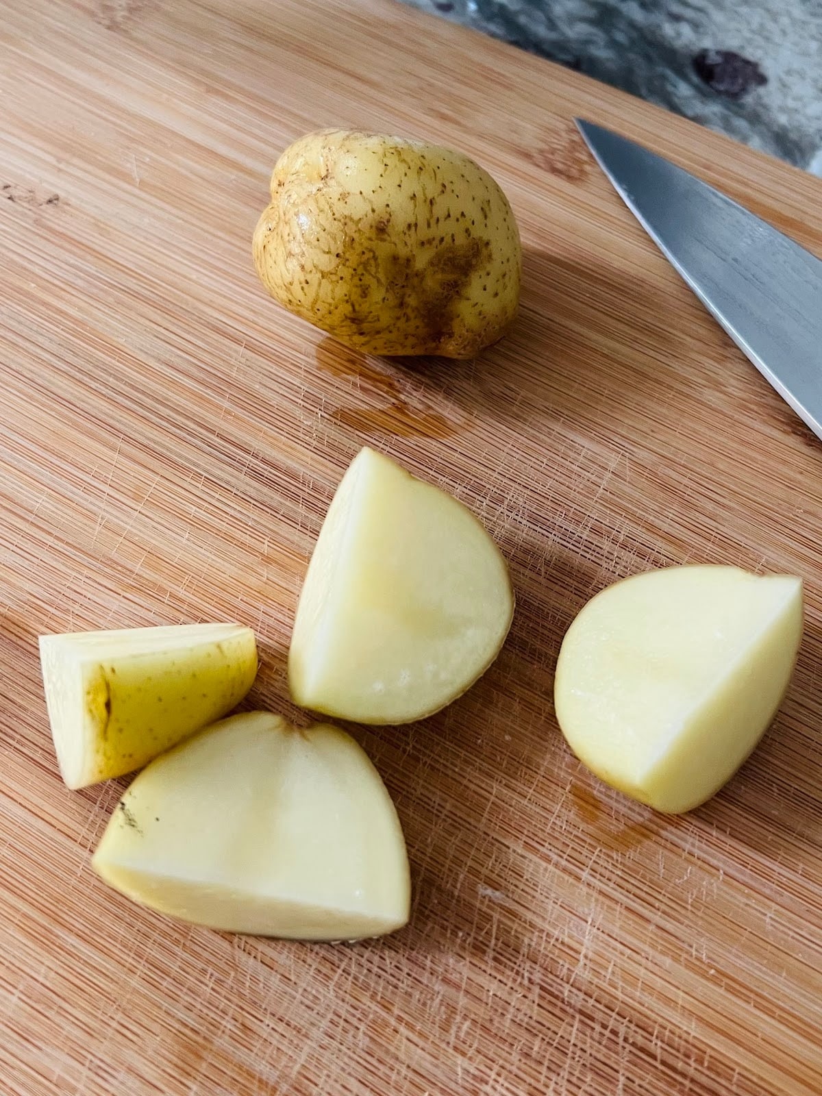 Cutting Potatoes.